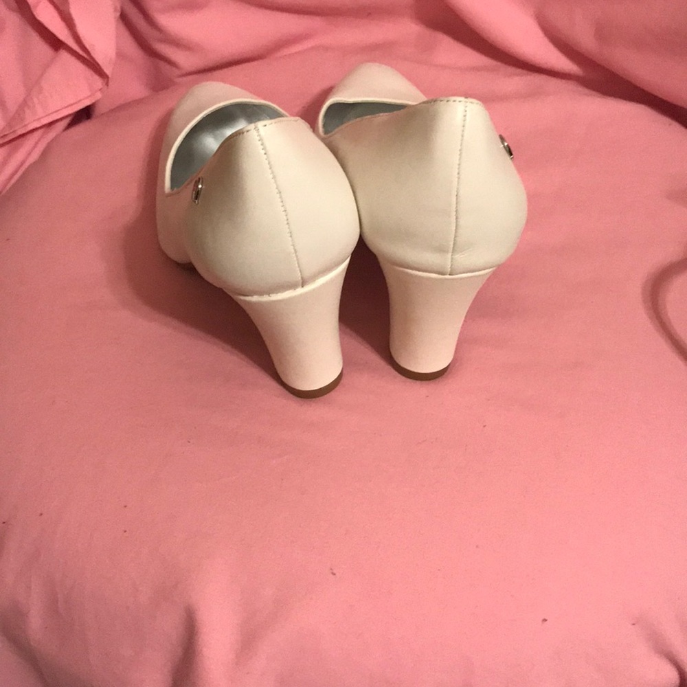 Shoes - Picture 3 of 6